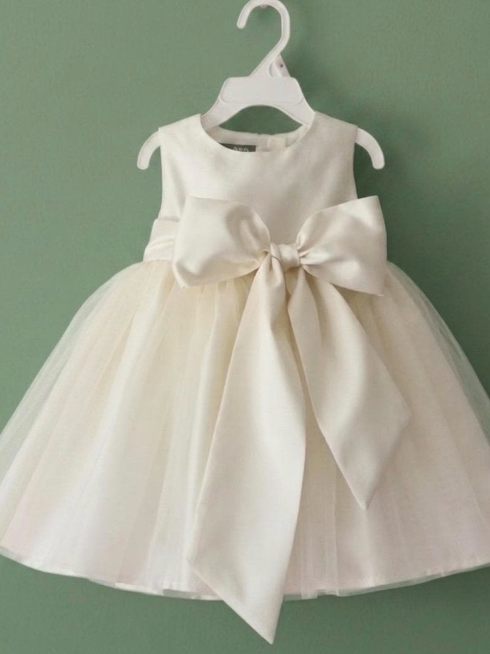 White Flower Girl Dress - Brand New